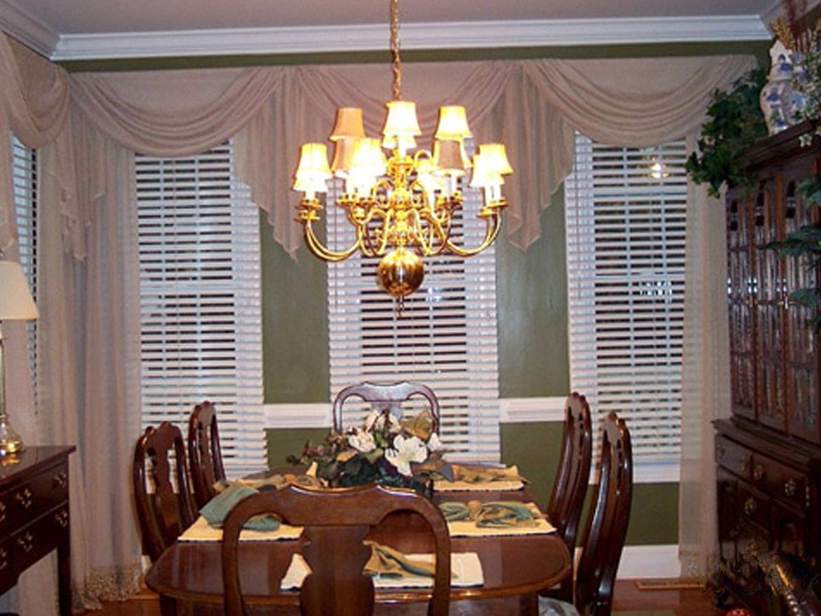 Dining room with sheer swags