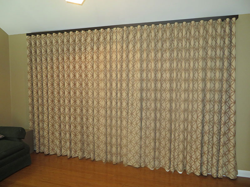 Ripple-Fold-Drapery-Panels-Traverse-Rod